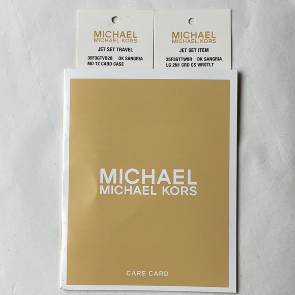 🌹MICHAEL KORS JET SET LOGO 2 - 1 WRISTLET 🌹 NWT 🌹 - Picture 16 of 16